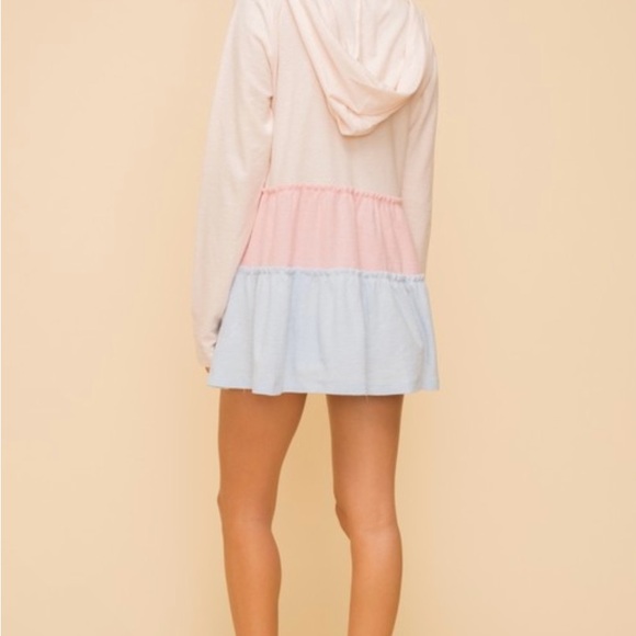 NEW ARRIVAL! COLOR BLOCK RUFFLE PULLOVER ☀️💕 - Picture 3 of 8